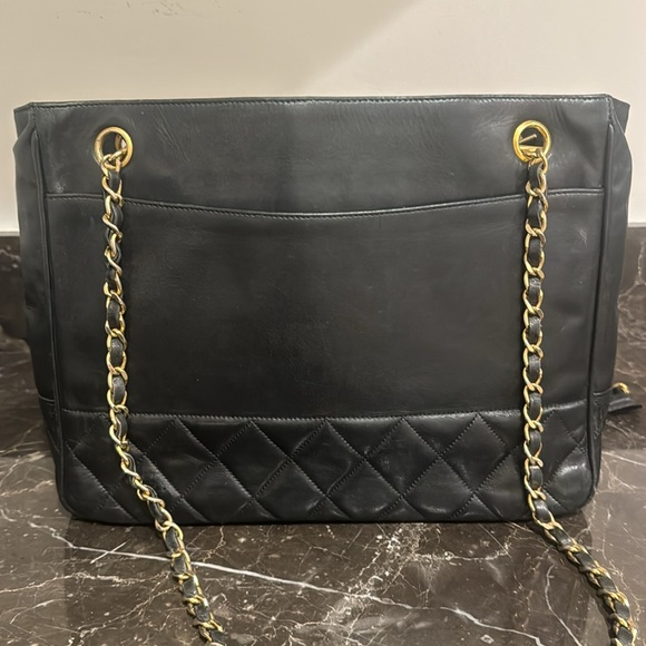 Chanel quilted matelasse lambskin leather shoulder bag w/24k gold chain & charm - Picture 4 of 16